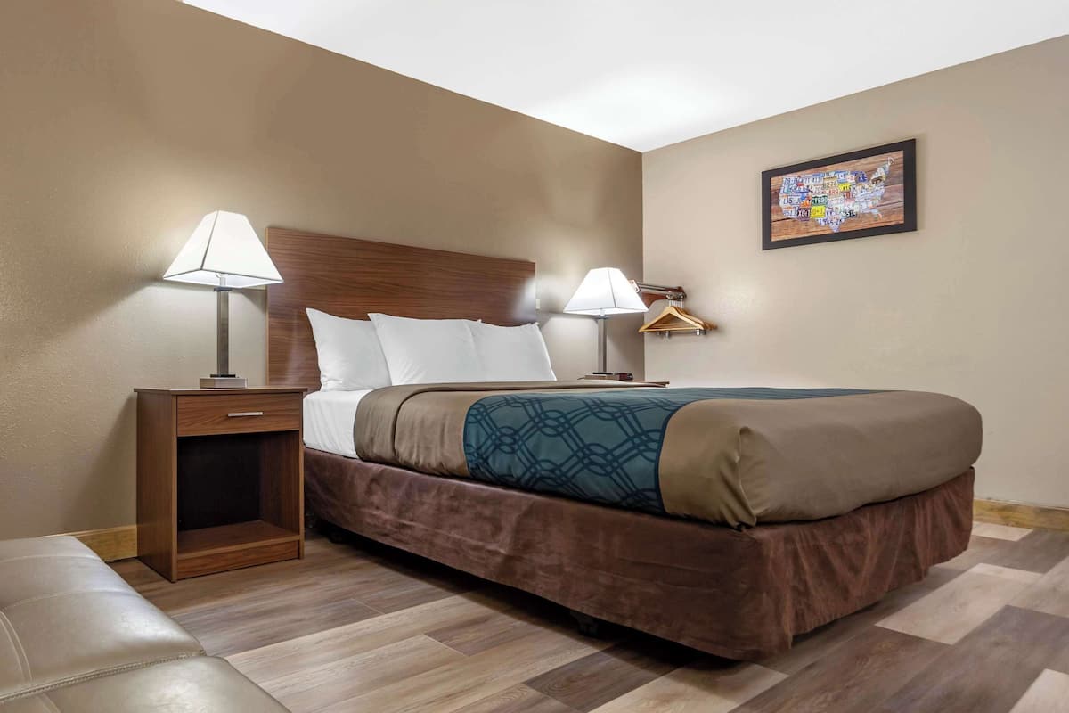 Chambre, 1 trÚs grand lit, accessible aux personnes à mobilité réduite, non-fumeur