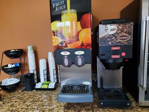 Servering af kaffe