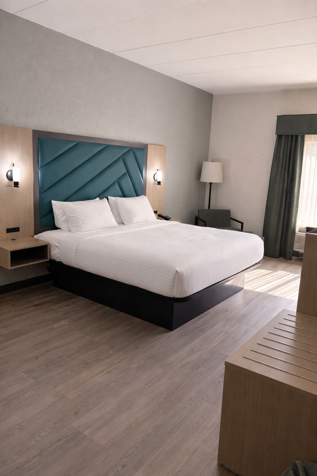 Pillowtop beds, desk, laptop workspace, blackout drapes