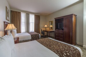 Premium bedding, pillow-top beds, in-room safe, desk - The Whitney Hotel (New Orleans)
