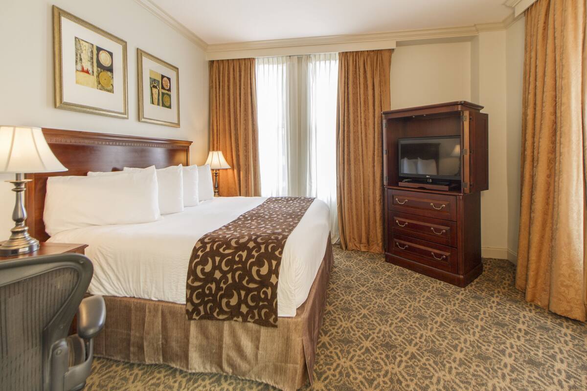 Premium bedding, pillowtop beds, in-room safe, desk