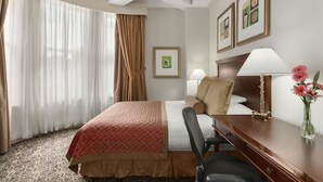 Premium bedding, pillow-top beds, in-room safe, desk - The Whitney Hotel (New Orleans)