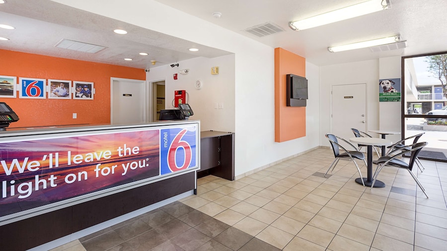 Motel 6 Baton Rouge, LA - Southeast