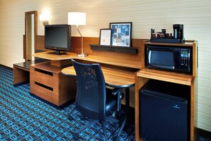 1 phòng ngủ, bộ đồ giường cao cấp, bàn, bàn ủi/dụng cụ ủi quần áo 