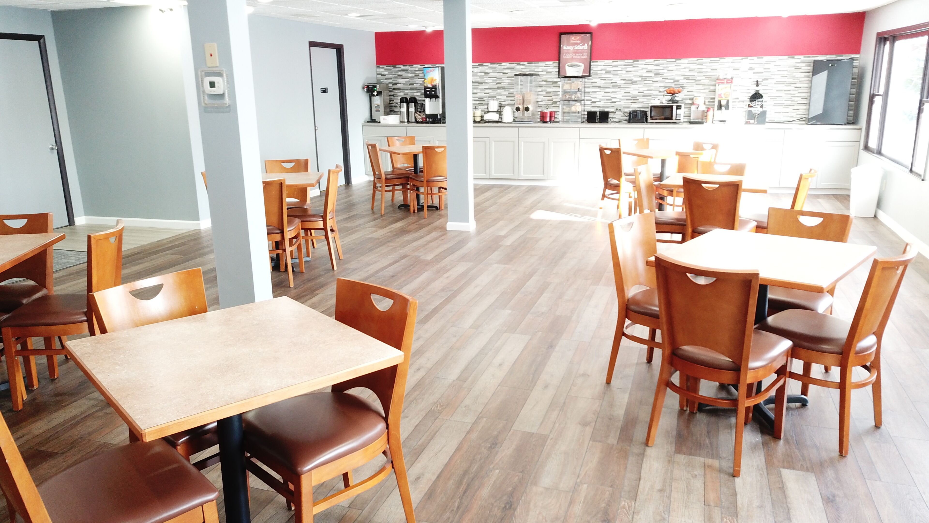 Ilmainen päivittäinen mannermainen aamiainen 