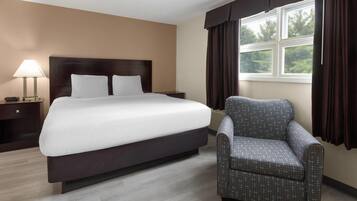 Quarto, 1 cama King, para não fumantes | Camas com colchões pillow-top, escrivaninha