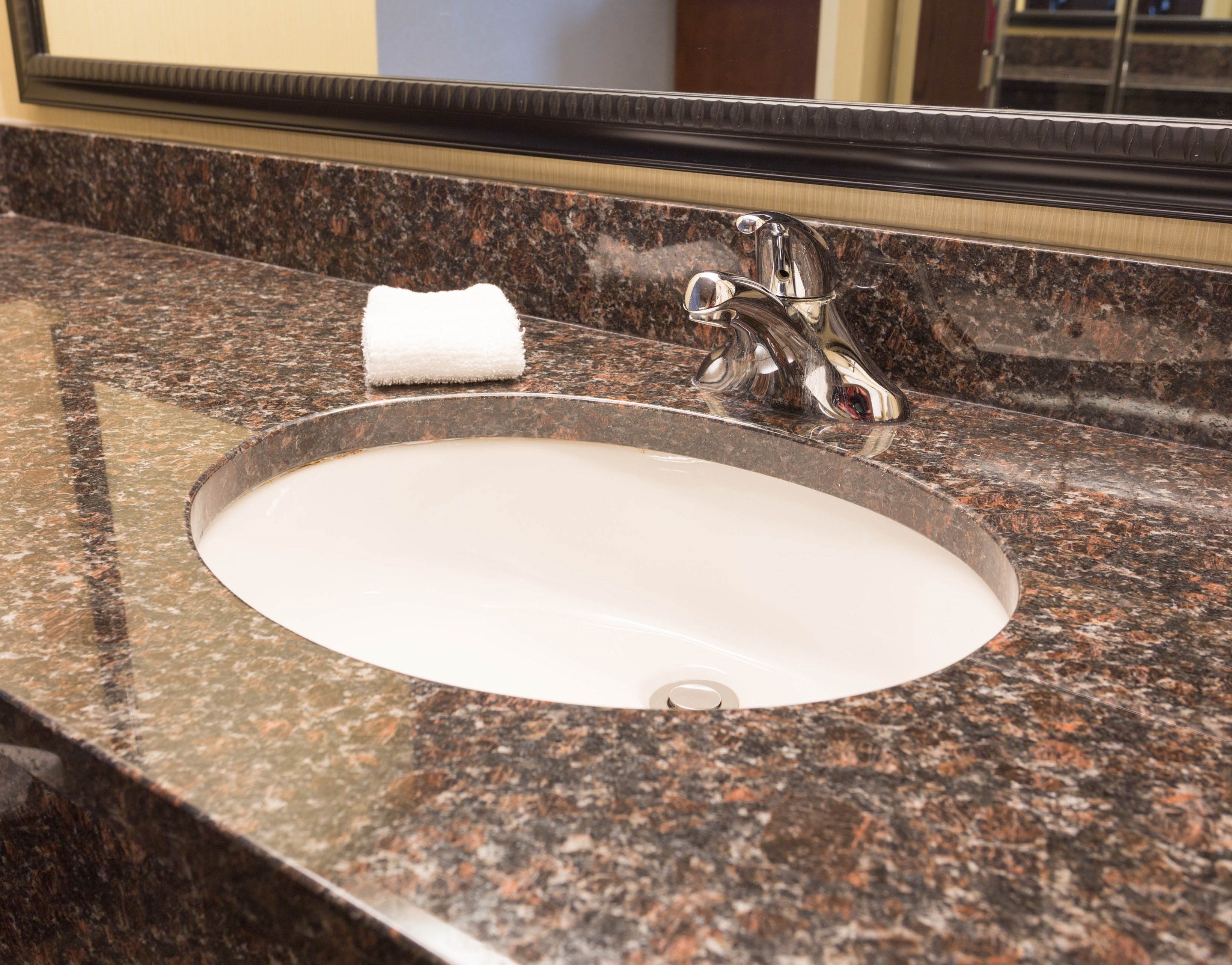 combined shower/bathtub, eco-friendly toiletries, hair dryer, towels