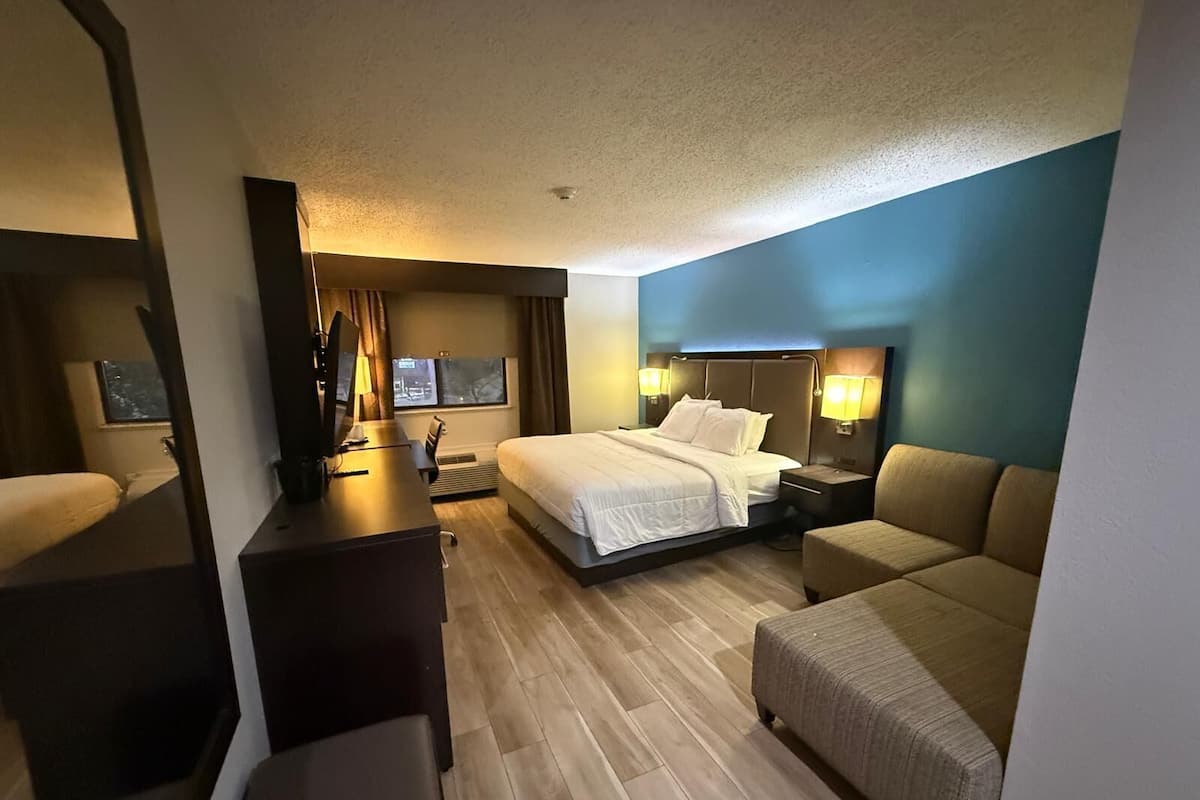 Couette en duvet d'oie, coffres-forts dans les chambres, bureau