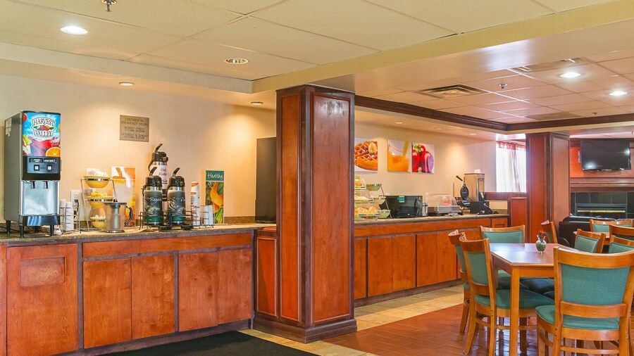 Quality Inn & Suites Detroit Metro Airport