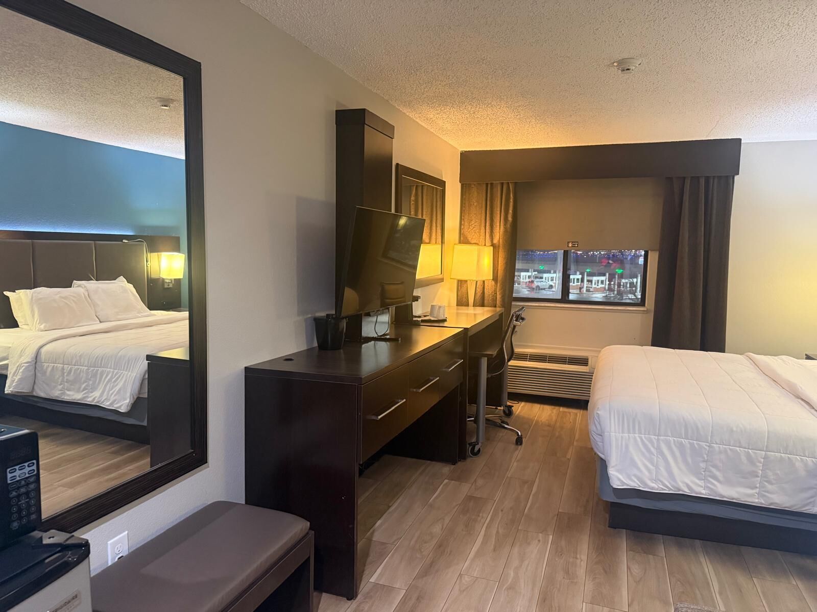 Couette en duvet d'oie, coffres-forts dans les chambres, bureau