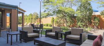 Courtyard Flint by Marriott