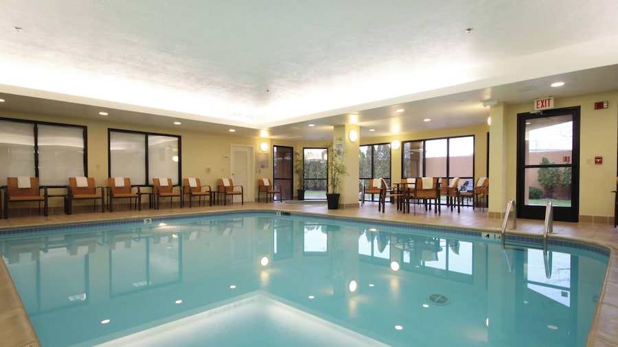 Courtyard Flint by Marriott