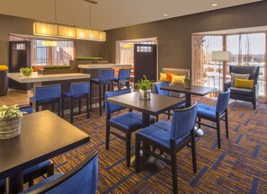 Dining - Courtyard by Marriott Grand Rapids Airport (Grand Rapids)