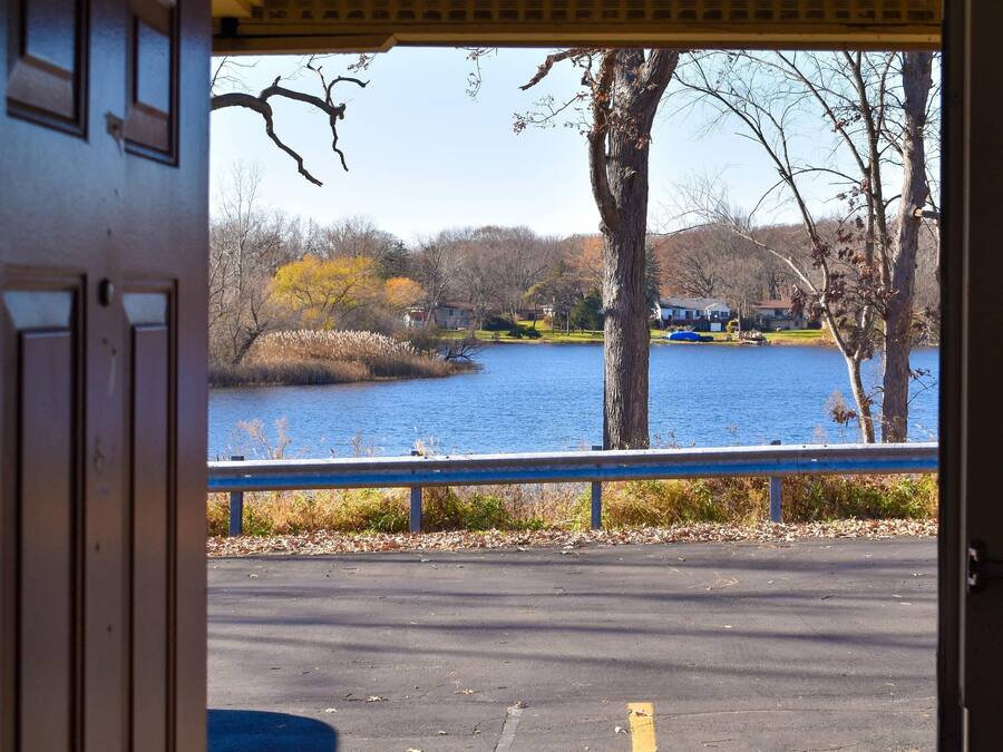 Desk, laptop workspace, free WiFi, bed sheets