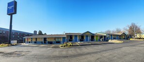 Exterior - Rodeway Inn Auburn Hills - Detroit (Auburn Hills)