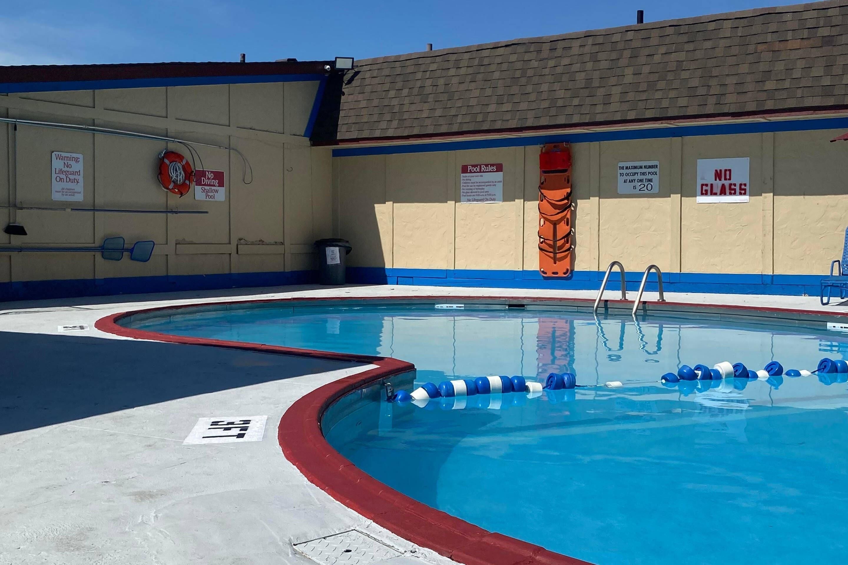 Alberca al aire libre por temporada 