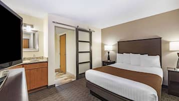 Suite, 2 Bedrooms, Non Smoking (1 King Bed and 1 Queen Bed)