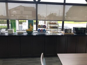 Free daily buffet breakfast - Quality Inn Southaven - Memphis South (Southaven)
