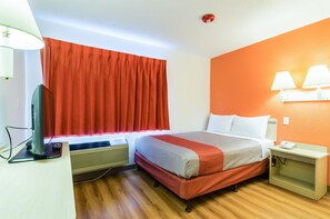 Standard Room, 1 Queen Bed, Accessible, Non Smoking | Free WiFi, bed sheets