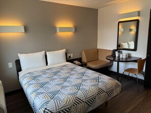 Free WiFi, bed sheets - Studio 6 Suites Las Vegas, NV – Tropicana (Las Vegas)