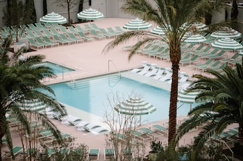 3 outdoor pools, a heated pool, cabanas (surcharge), pool umbrellas at Park MGM Las Vegas