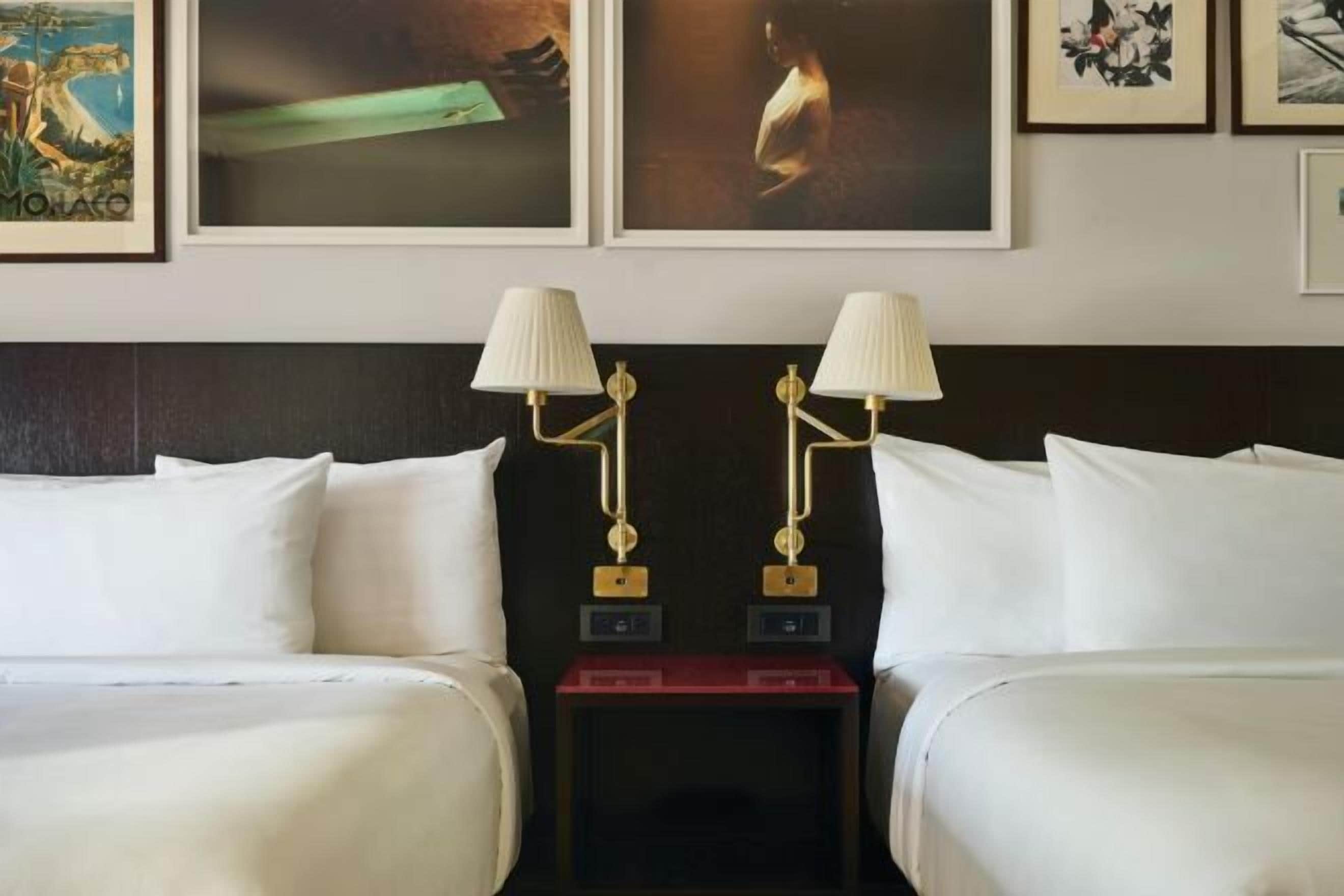 Seprai premium, bantalan ekstra lembut, dan brankas