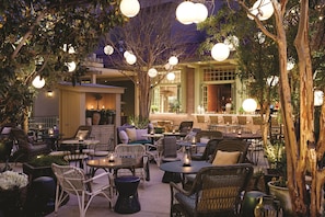 11 restaurants, breakfast, lunch, dinner served; French cuisine