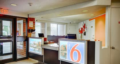 Motel 6 Albany, NY