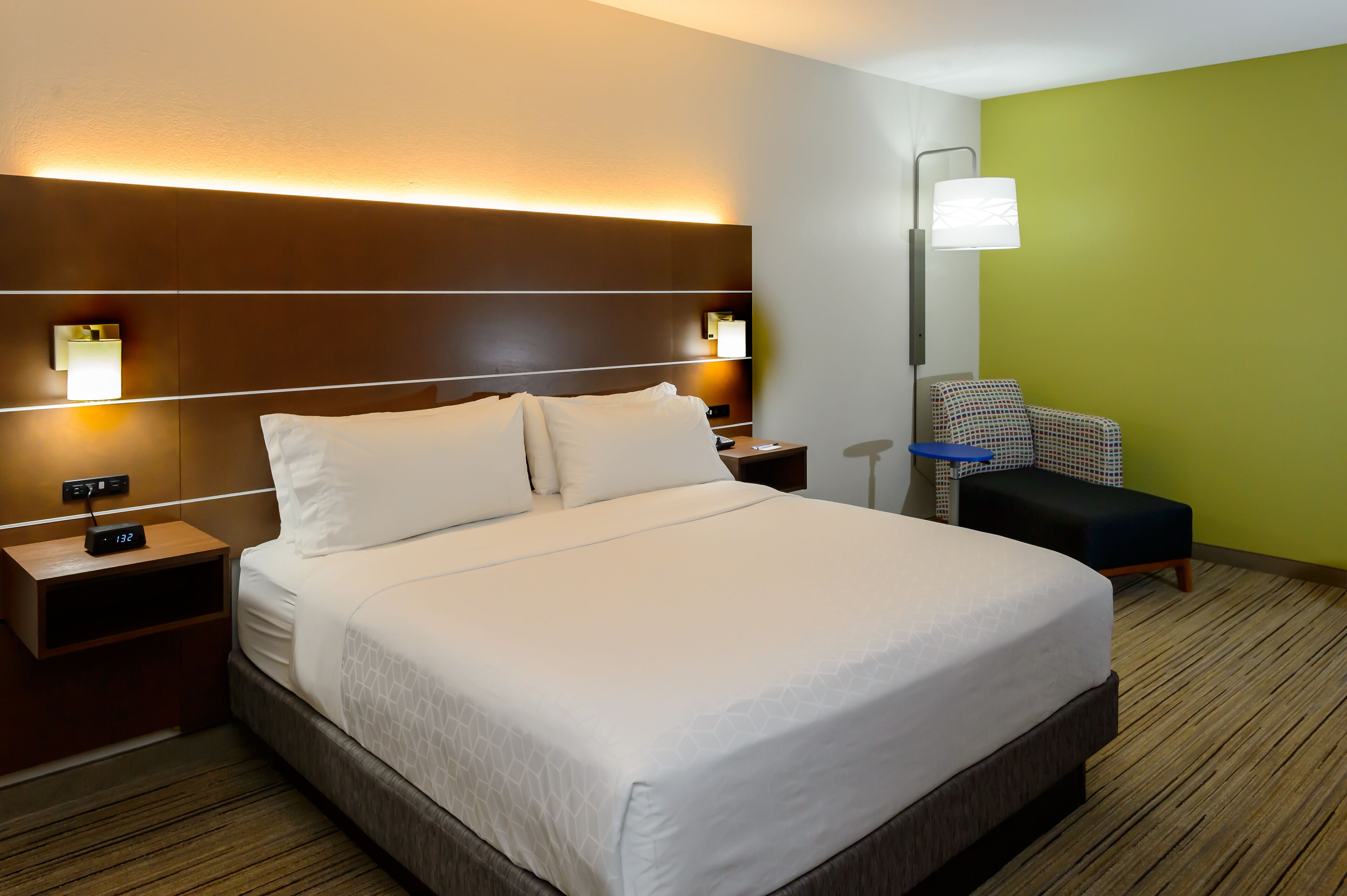 hypo-allergenic bedding, in-room safe, desk, laptop workspace