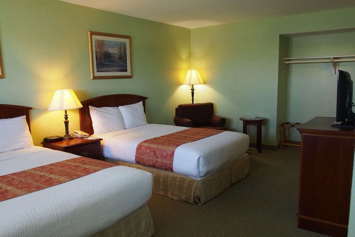 Desk, blackout curtains, iron/ironing board, free WiFi