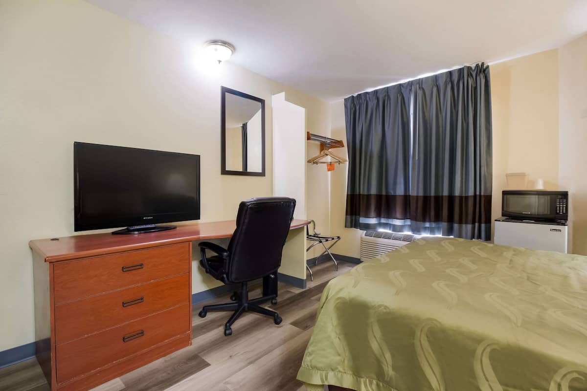 Standard Double Room, Non Smoking | Desk, blackout curtains, iron/ironing board, rollaway beds