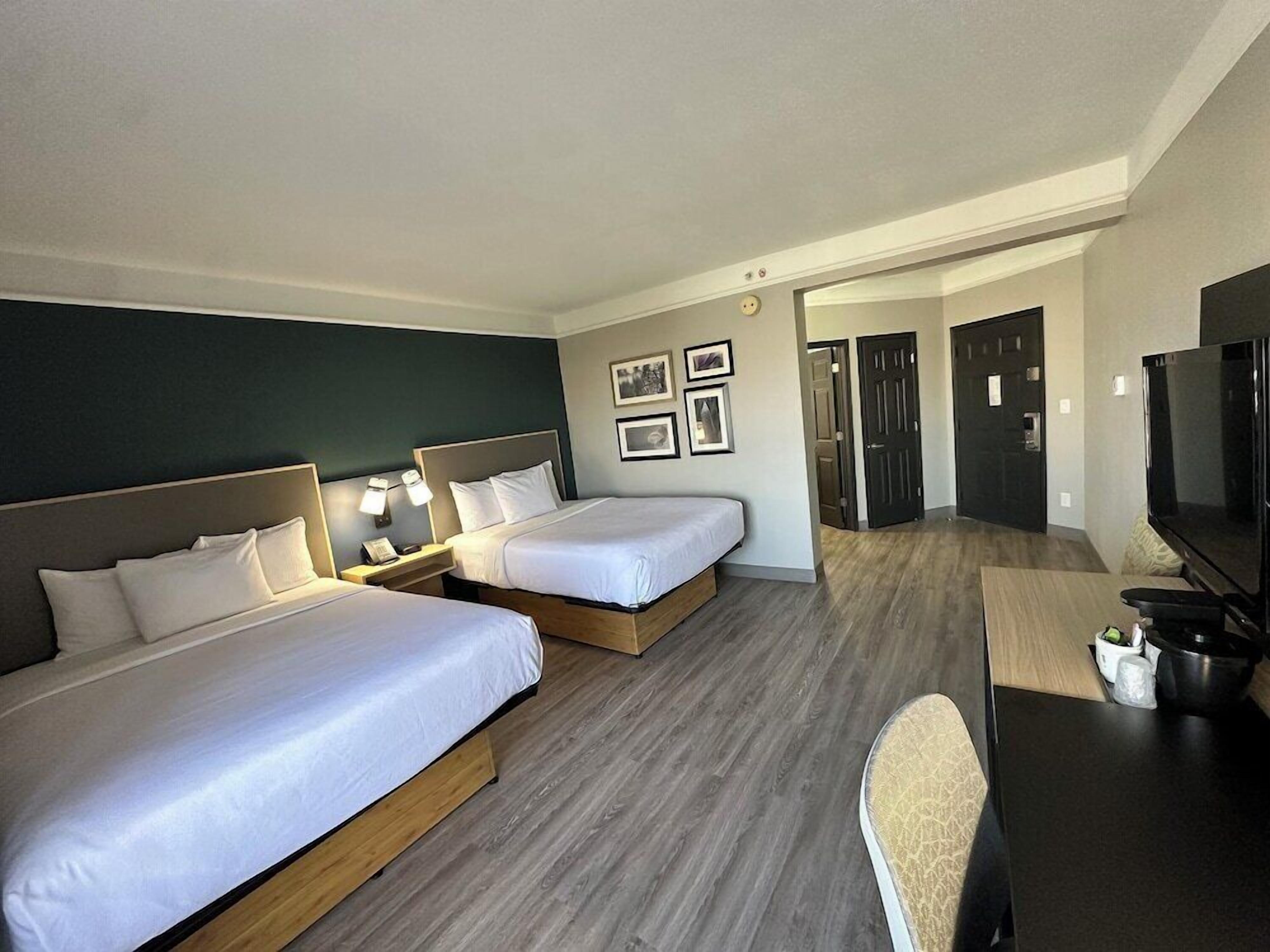Ropa de cama de alta calidad y escritorio 