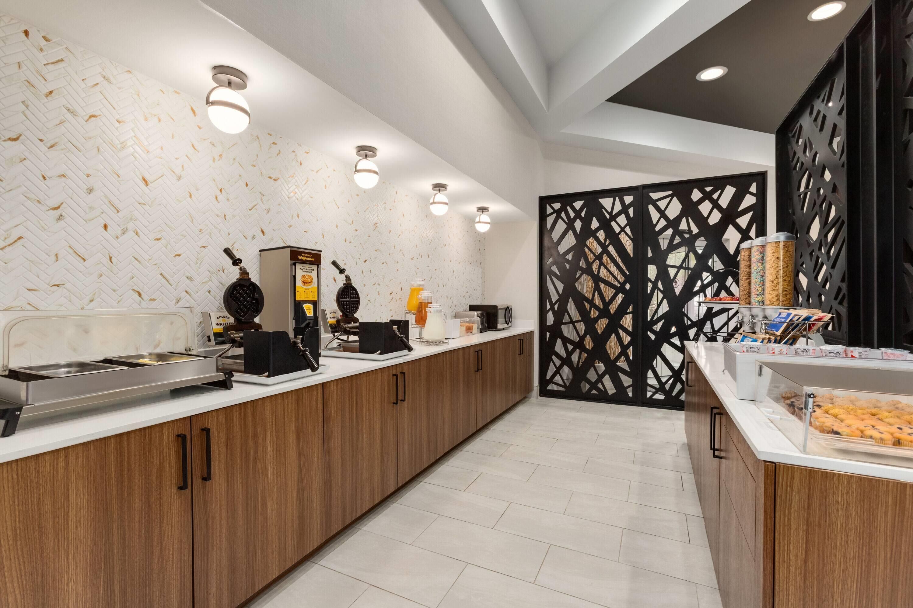 包含每日自助早餐