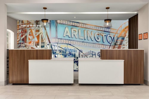 La Quinta Inn & Suites by Wyndham Dallas Arlington South