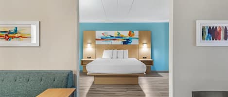 Suite, 1 cama King size, para no fumadores, refrigerador y microondas (with Sofabed) | Escritorio, espacio para trabajar con laptop y cortinas blackout