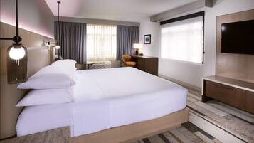 Premier Corner King | 1 bedroom, premium bedding, in-room safe, individually decorated