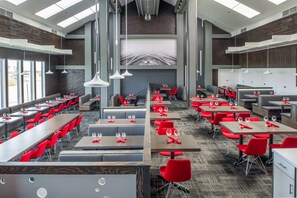 Buffet breakfast on weekdays (USD 7.60 per person)