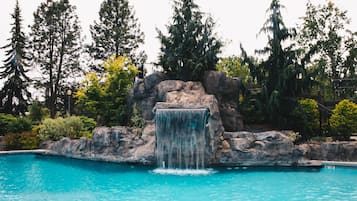 Deluxe Room, 2 Queen Beds, Poolside | View from room