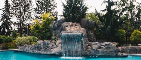 Deluxe Room, 2 Queen Beds, Poolside | View from room