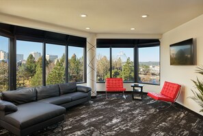 Pillowtop beds, desk, laptop workspace, blackout drapes