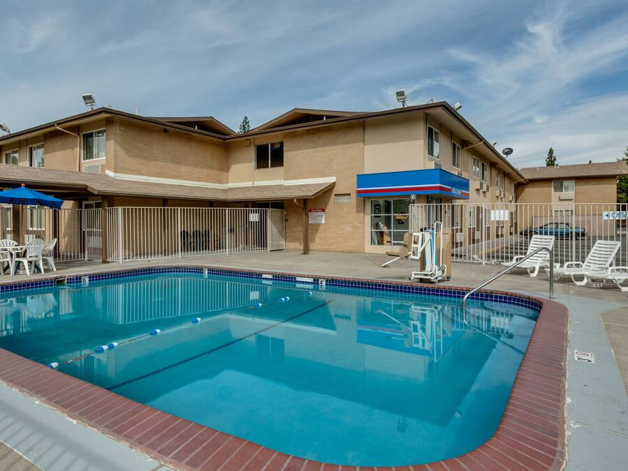 Außenpool (je nach Saison geöffnet)