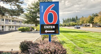 Motel 6 Everett, WA - North