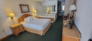 Deluxe Room, 1 Queen Bed, Jetted Tub