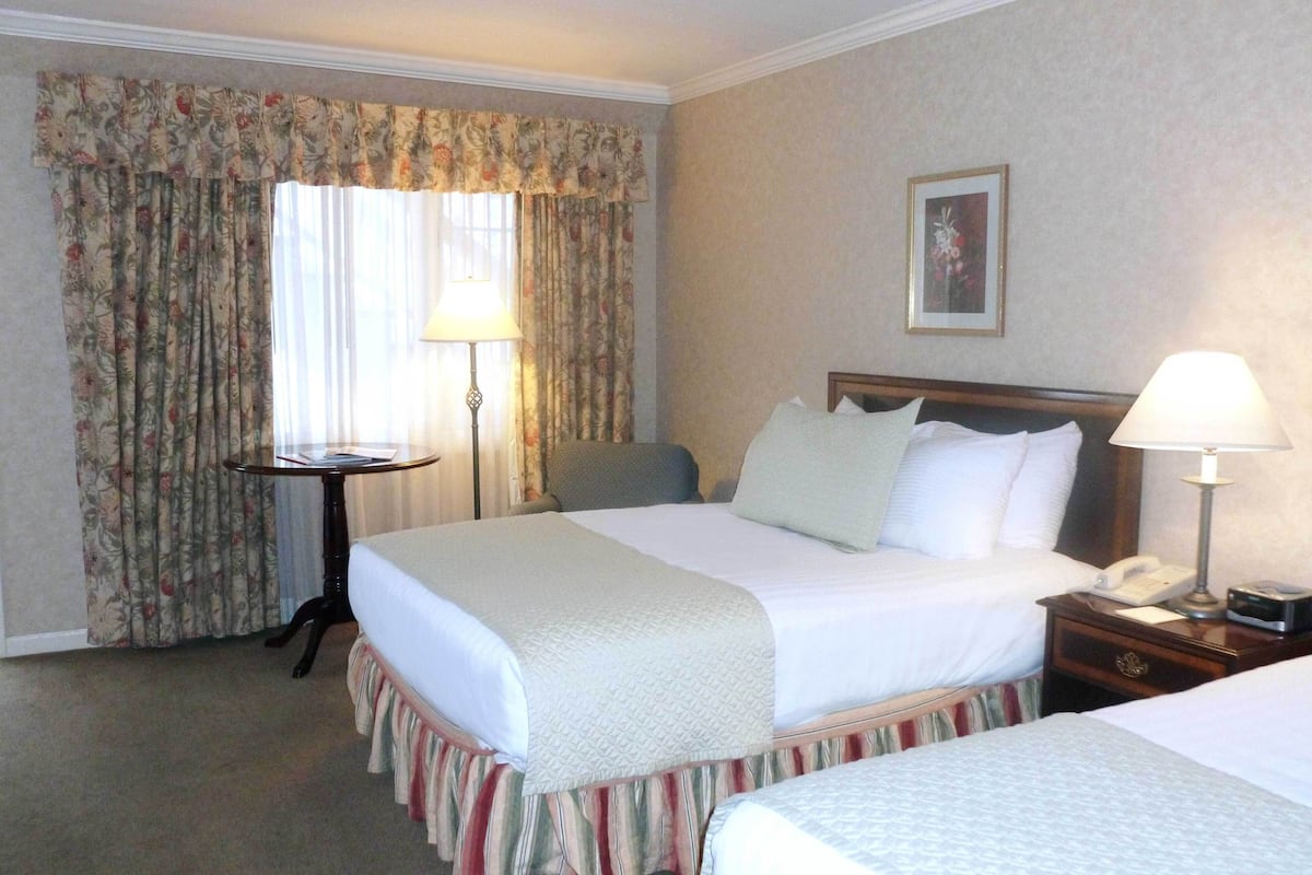 Desk, blackout curtains, iron/ironing board, free WiFi