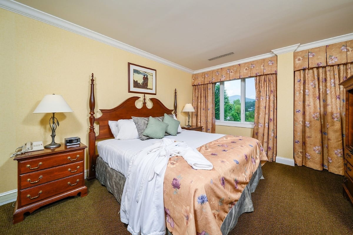 Desk, blackout curtains, iron/ironing board, free WiFi
