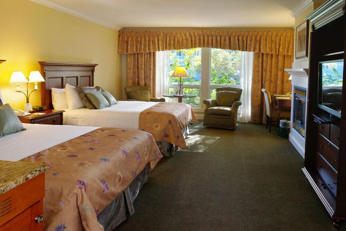 Desk, blackout drapes, iron/ironing board, free WiFi