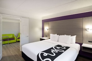Suite familiar, 1 cama de matrimonio grande, no fumadores | Ropa de cama de alta calidad, escritorio, tabla de planchar con plancha
