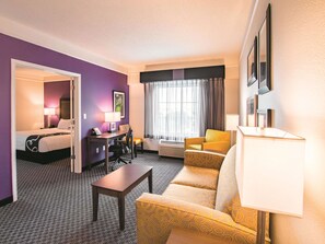 Suite, 1 très grand lit, non-fumeurs | Literie de qualité supérieure, bureau