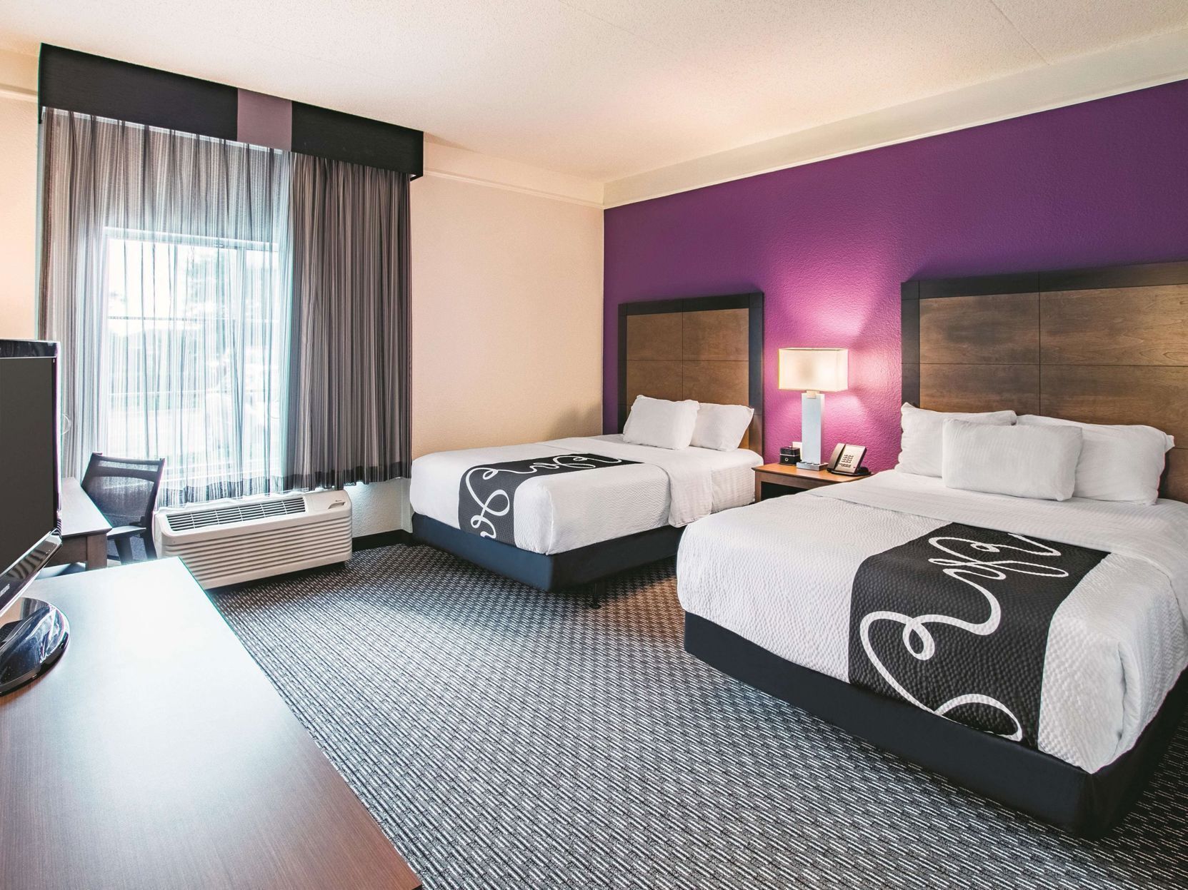 Ropa de cama de alta calidad y escritorio 