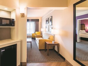 Suite, 1 King Bed, Non Smoking